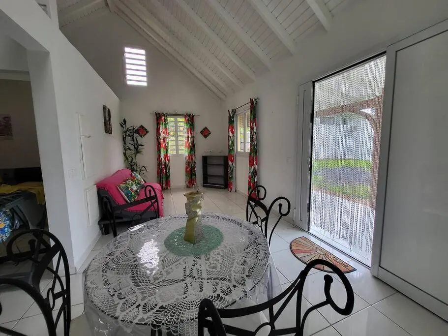 Maisonnette Guadeloupeenne Baie Mahault Feriehus
